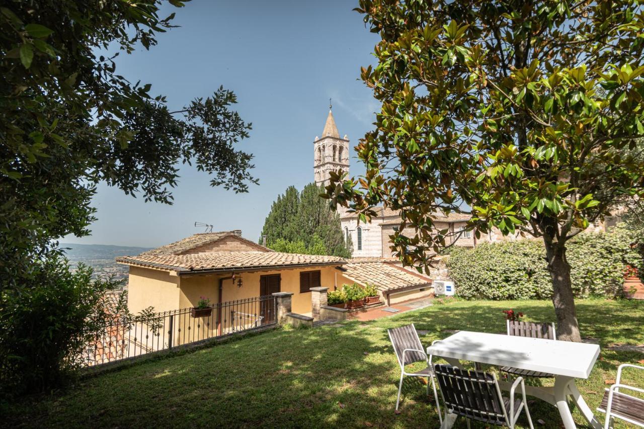 B&B Il Chiostro Assisi Bagian luar foto