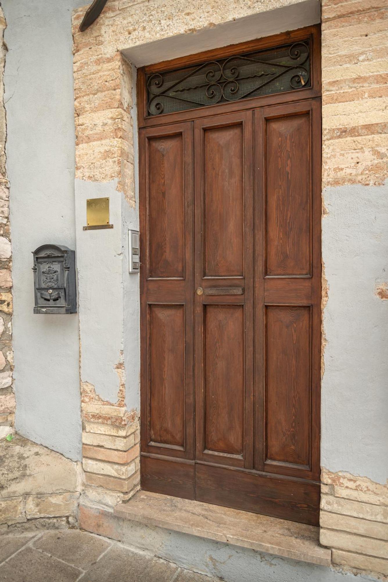 B&B Il Chiostro Assisi Bagian luar foto