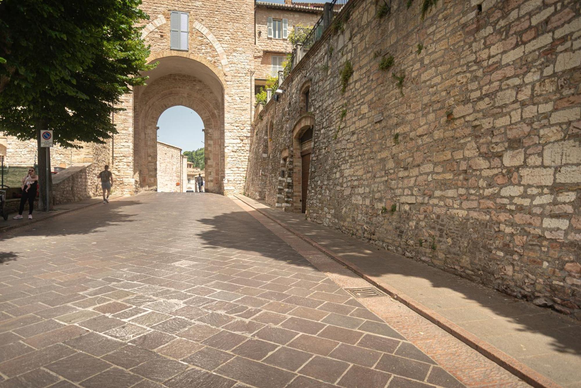 B&B Il Chiostro Assisi Bagian luar foto