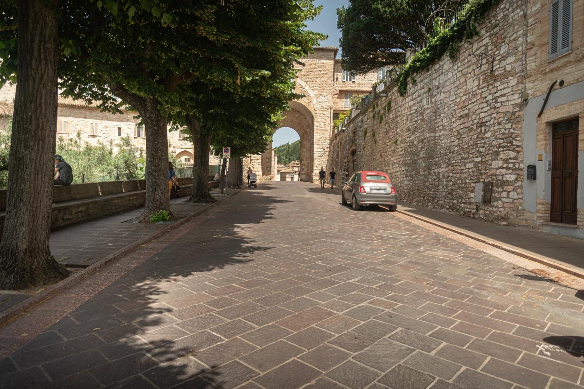 B&B Il Chiostro Assisi Bagian luar foto
