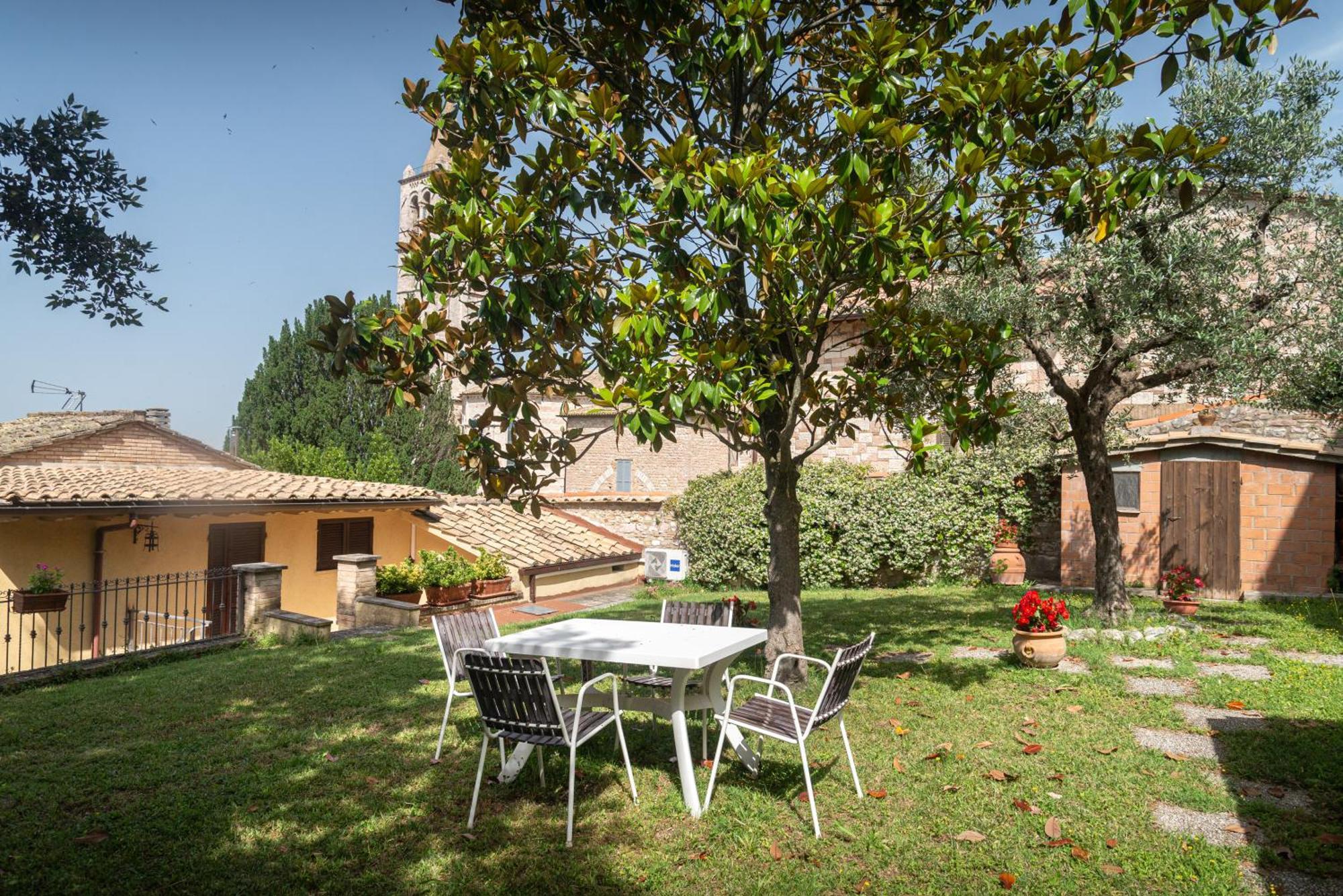 B&B Il Chiostro Assisi Bagian luar foto